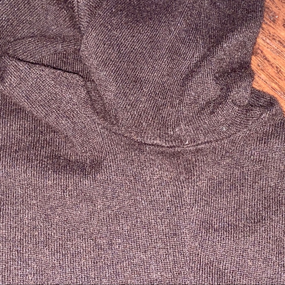 SOLD. Ralph Lauren Cashmere Sweater - Picture 7 of 8